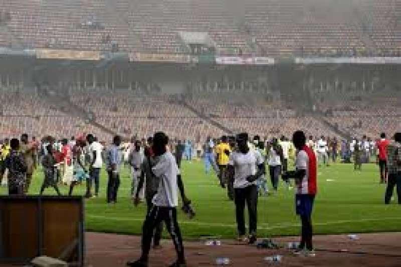 scontri allo stadio durante nigeria ghana