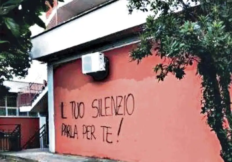 scritte liceo montale