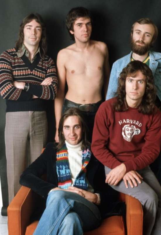 steve hackett peter gabriel phil collins tony banks mike rutherford genesis nel 1975