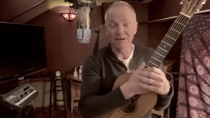 STING CANTA RUSSIANS PER IL POPOLO UCRAINO 