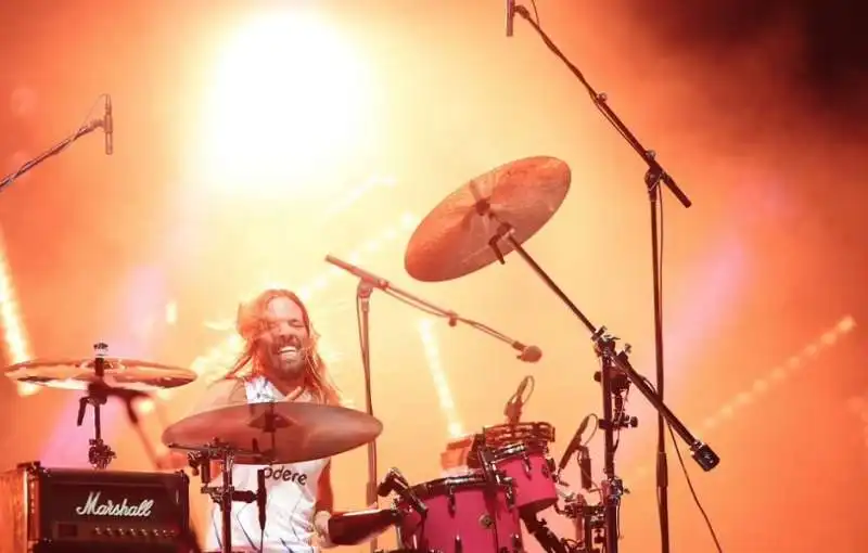 taylor hawkins   4