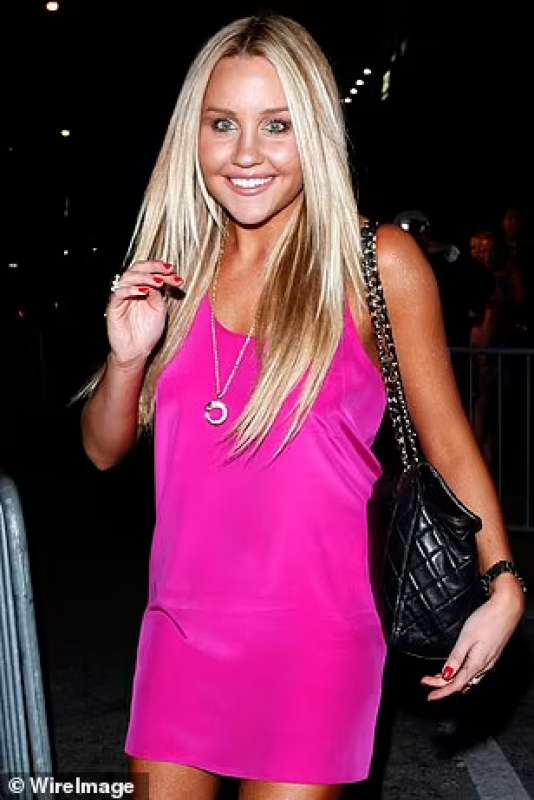 the viper room amanda bynes 2009