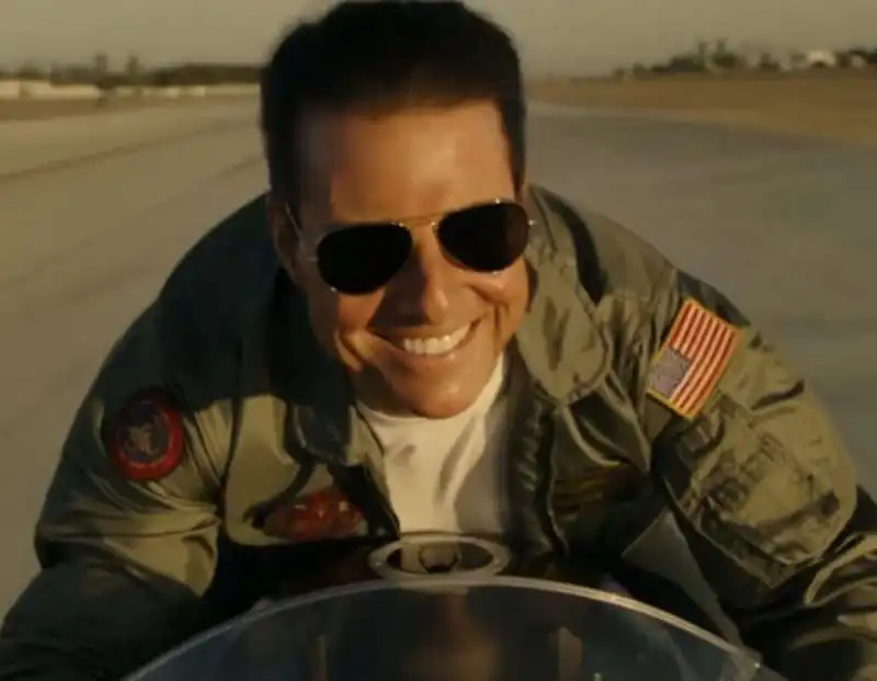 TOP GUN MAVERICK 