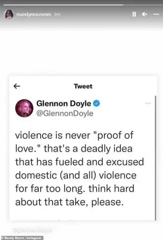 tweet di glennon doyle sul pugno di will smith 2