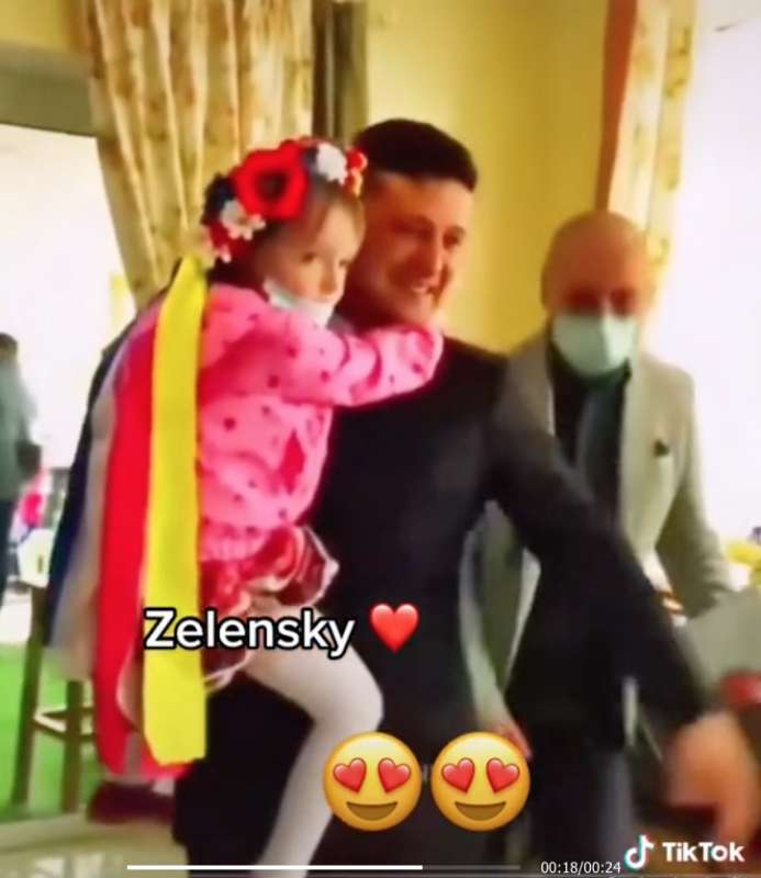 video di guerra e zelensky su tiktok 4