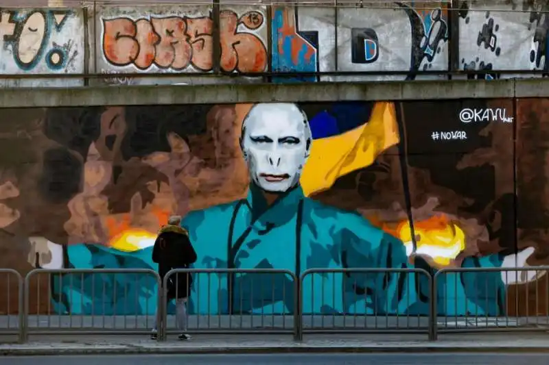 VLADIMIR PUTIN COME VOLDEMORT - MURALE 