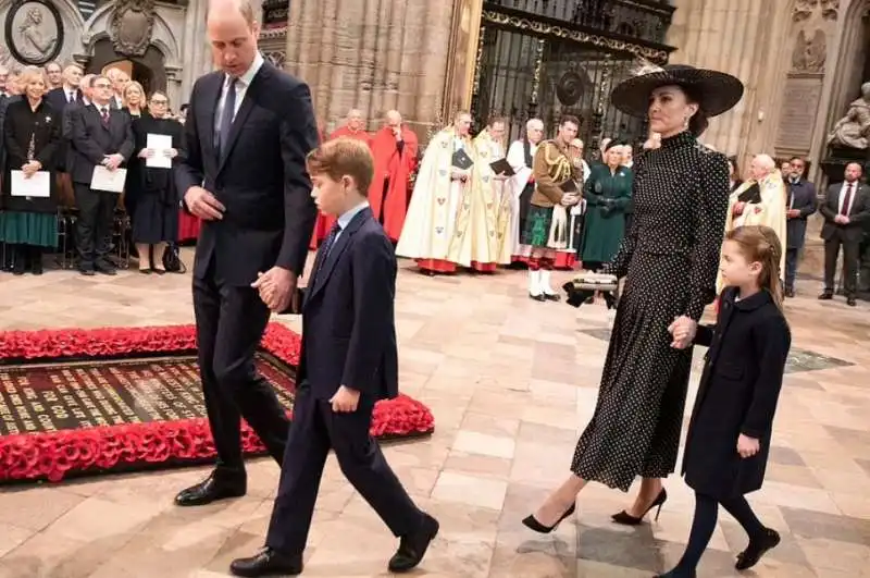 william, kate e i figli alla commemorazione del principe filippo 1