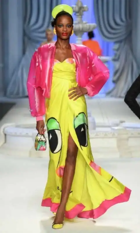 abiti gonfiabili di moschino 1