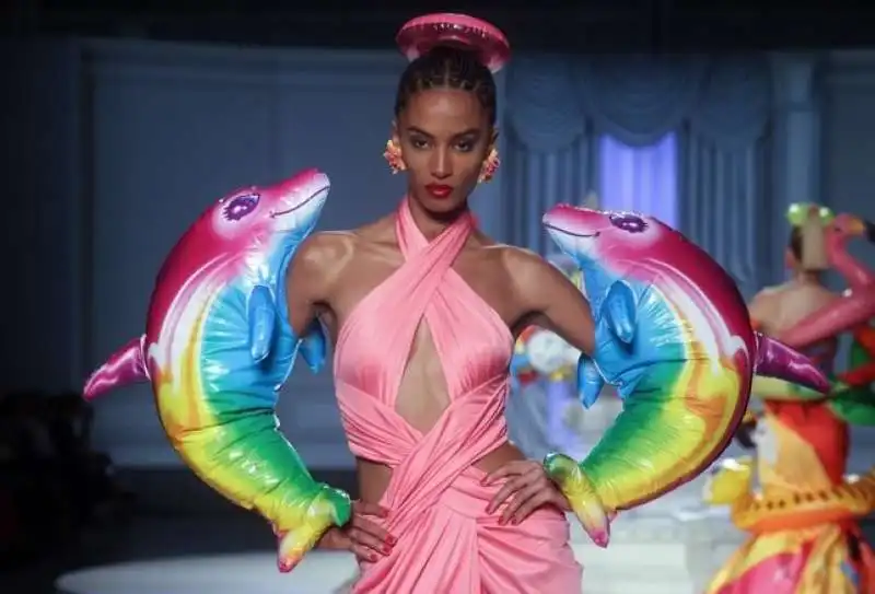 abiti gonfiabili di moschino 2