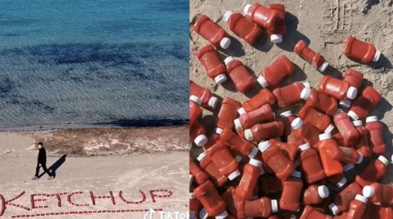 BOTTIGLIE DI KETCHUP TROVATE IN SPIAGGIA