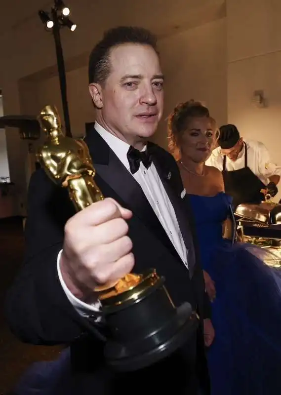 brendan fraser oscar 2023.  