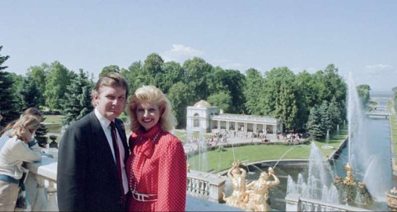 DONALD E IVANA TRUMP IN RUSSIA - 1987