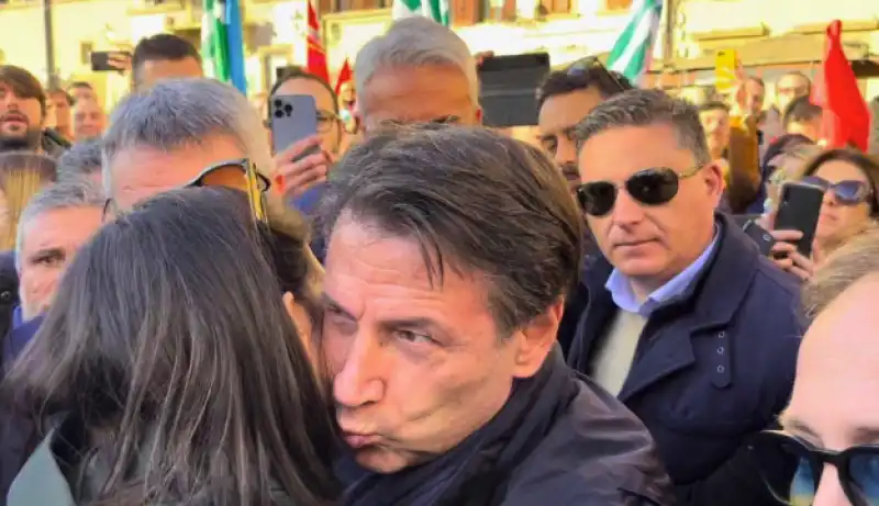 ELLY SCHLEIN GIUSEPPE CONTE A FIRENZE