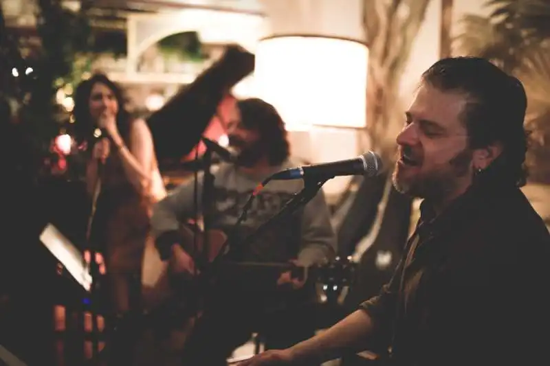  edoardo pesce canta con lillo e silvia d'amico - foto di simona pandini