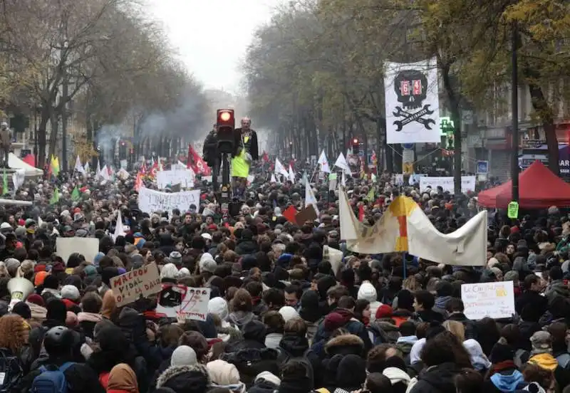 francia, sciopero contro la riforma delle pensioni di macron    10