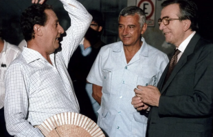 fulvio lucisano sul set del tassinaro con giulio andreotti e alberto sordi