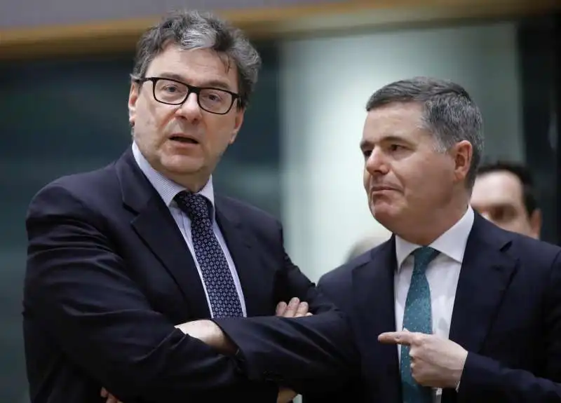 Giancarlo Giorgetti con il presidente dell'eurogruppo Paschal Donohoe