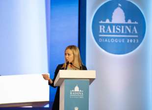 giorgia meloni al raisina dialogue 2023 india