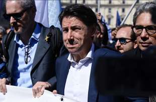 giuseppe conte manifestazione esodati del superbonus 6