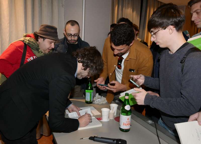 giuseppe cruciani al firma copie foto di bacco