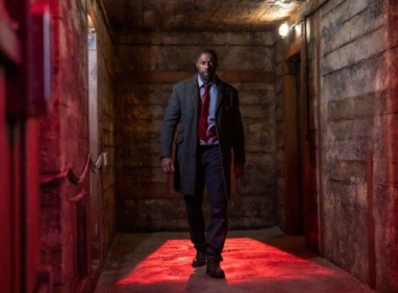 idris elba luther verso l inferno