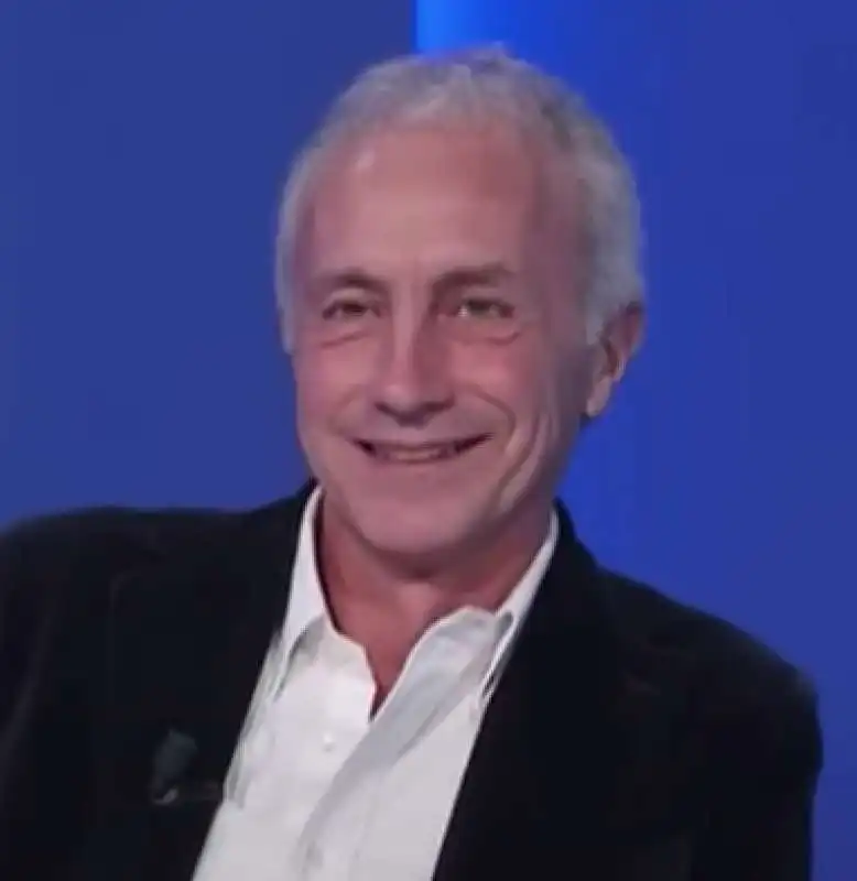 IL SORRISO DI MARCO TRAVAGLIO