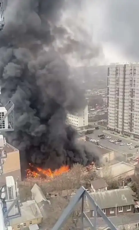 incendio al palazzo dei servizi segreti di rostov sul don   russia    1