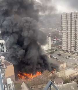 incendio al palazzo dei servizi segreti di rostov sul don russia 5