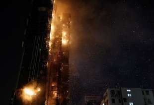 incendio in un grattacielo di hong kong 7