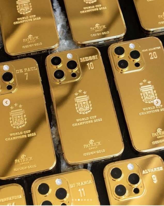 iphone placcati in oro regalati da leo messi ai giocatori della nazionale argentina