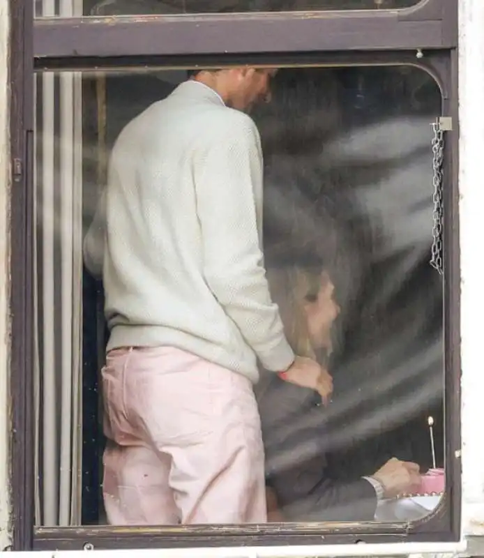 john elkann con la moglie lavinia borromeo e i figli a venezia   foto chi   5