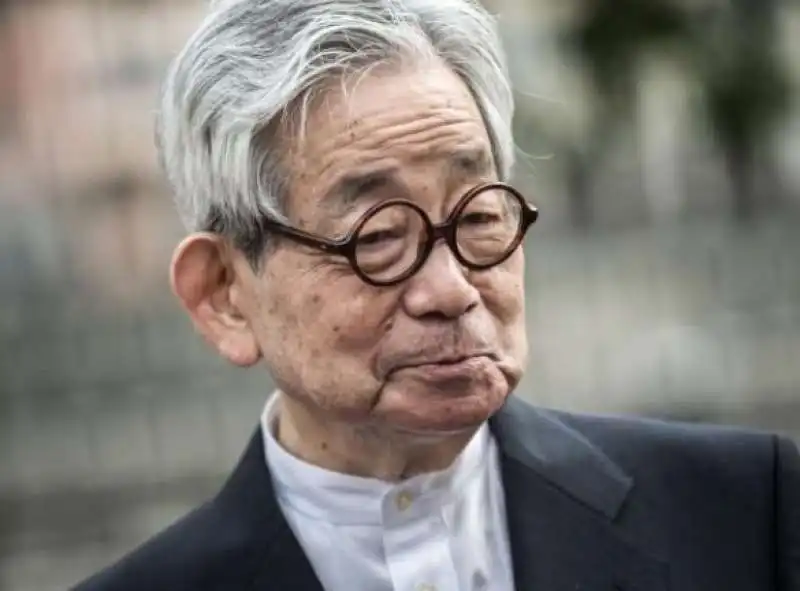 KENZABURO OE