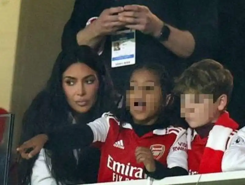 kim kardashian allo stadio dell arsenal 