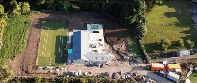 lavori per la costruzione della piscina nella villa di rishi sunak nel north yorkshire