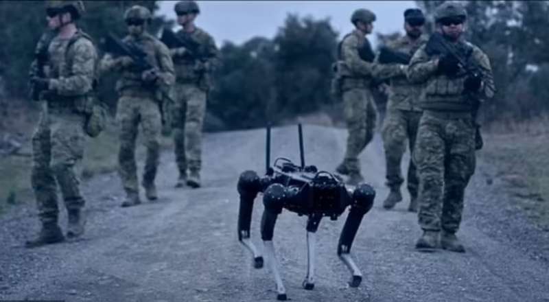 militari australiani comandano robot attraverso le onde cerebrali 1