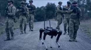 militari australiani comandano robot attraverso le onde cerebrali 1