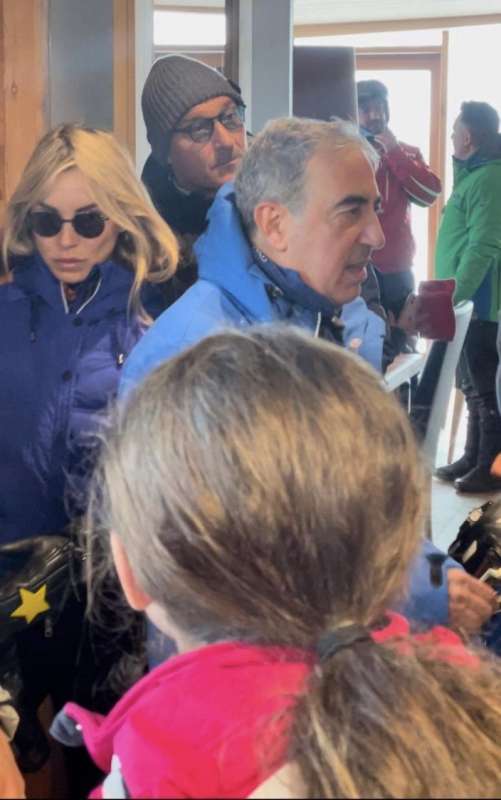 noemi bocchi francesco totti e maurizio gasparri a madonna di campiglio FOTO GMT