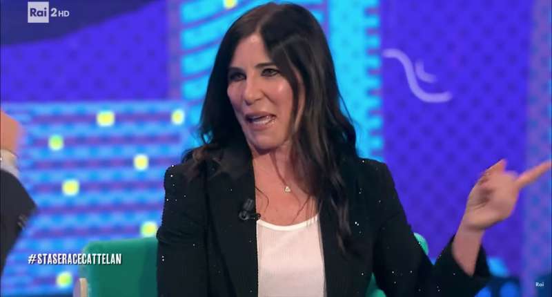 PAOLA TURCI A STASERA C'È CATTELAN