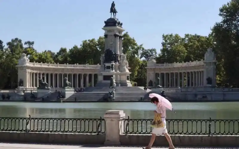 parco del retiro madrid