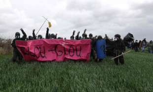 proteste al bacino idrico di sainte soline in francia 6