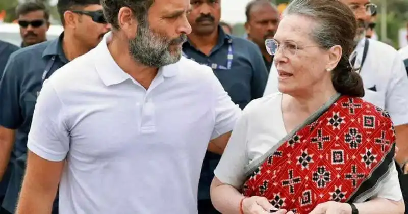 rahul gandhi con la madre sonia