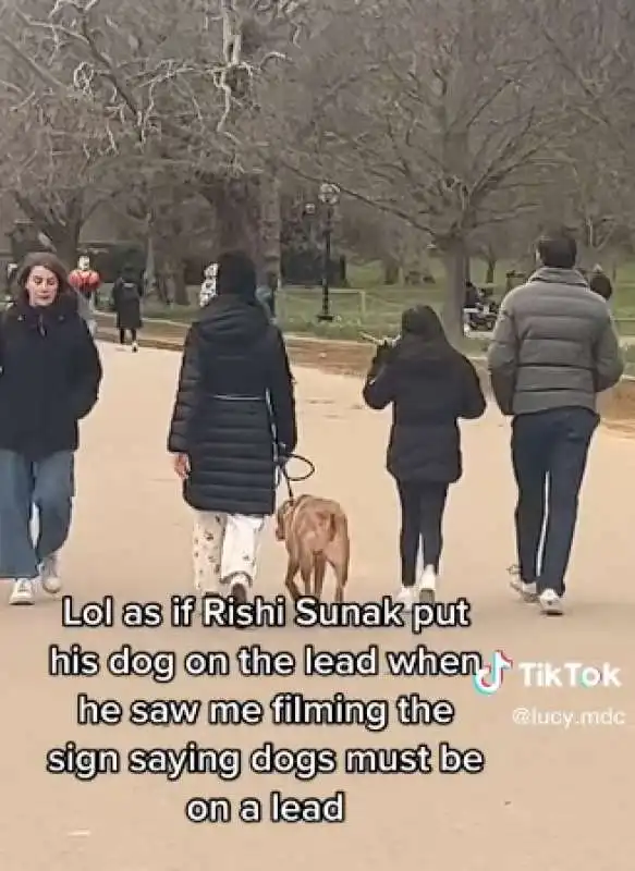 rishi sunak lascia il cane libero a hyde park 9