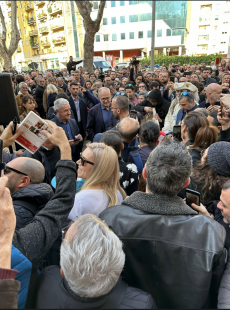 roberto gualtieri alla ceriminia per la targa dedicata a mario brega