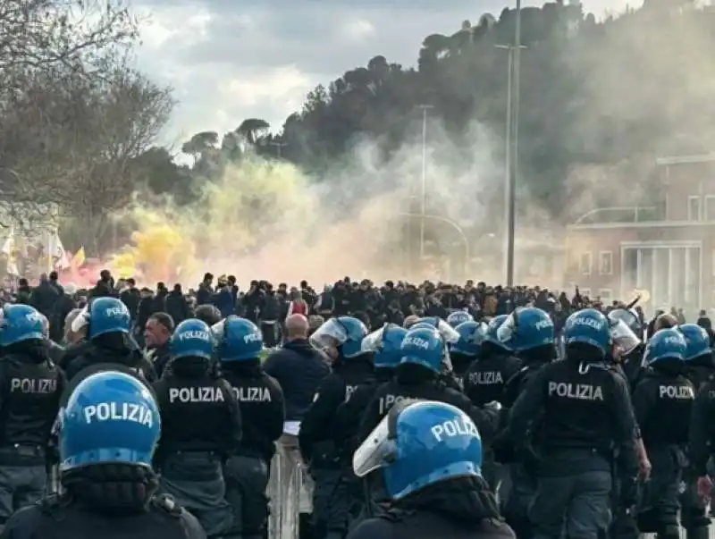 scontri prima del derby a roma   1