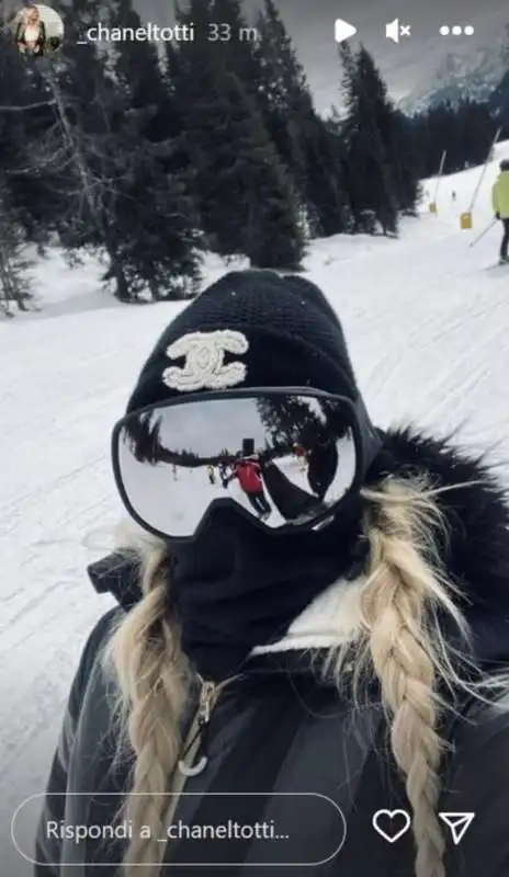 stories di chanel totti da madonna di campiglio  2