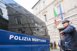 suicidio di bruno astorre in senato 3