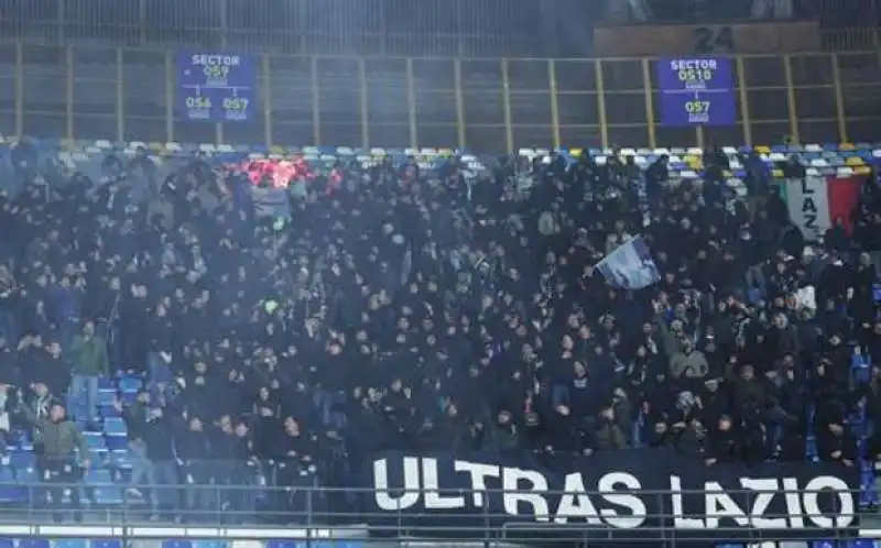 tifosi della lazio a napoli 