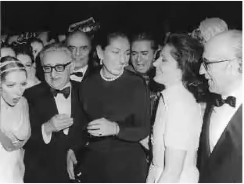 vittoria e giovanni leone con maria callas al teatro regio di torino