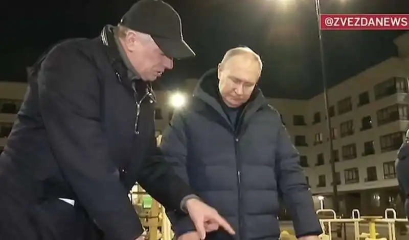 vladimir putin a mariupol   2