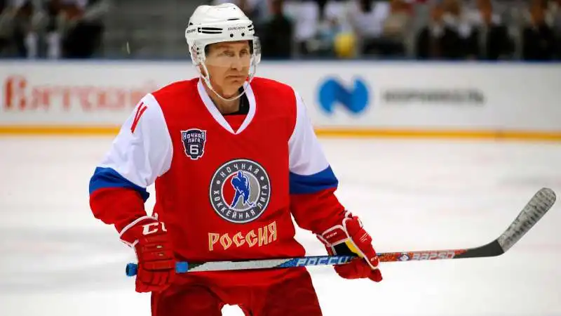 VLADIMIR PUTIN HOCKEY